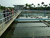 好房網／自來水白濁、消毒味重有問題嗎？水公司確認無虞