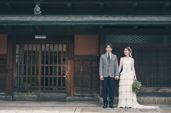 謝坤達、柯佳嬿重回第一次甜蜜之旅地「京都」拍攝婚紗照。（圖／有聲娛樂提供）