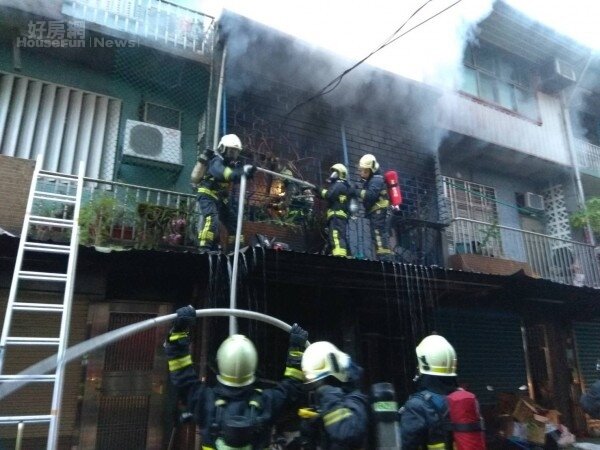 羅東鎮民意街一棟透天起火。圖／內政部消防署