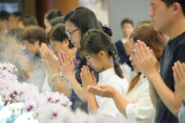 台灣慈濟自4月下旬陸續舉辦浴佛，預計舉辦約325場浴佛典禮，約13萬人參加。(圖為慈濟基金會提供)