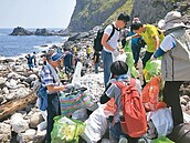 海漂垃圾堆基隆嶼　2小時清1.5噸