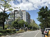 蛋黃區購屋有眉角　同馬路不同側房價差200萬