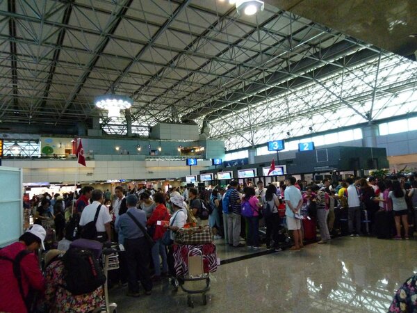 調查顯示，出國旅遊有98%台灣旅客選擇航班最在意的是「機票價格」；超過兩成台灣旅客認為機上餐點、託運行李、娛樂設備等服務較不重要。記者楊文琪／攝影 