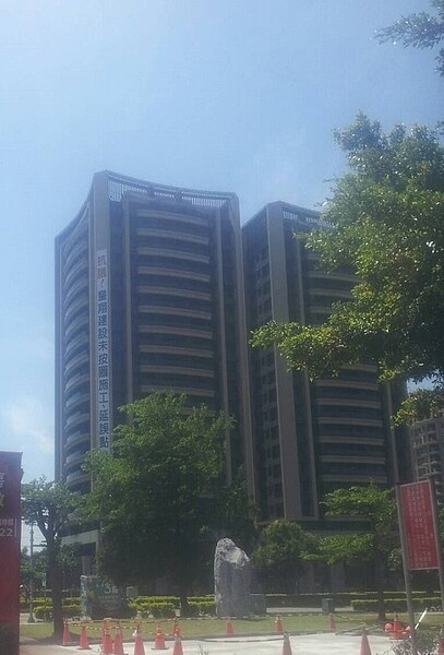 皇翔建設的桃園建案皇翔百老匯一期遭住戶指控未按圖施工、延遲點交(好房網News記者王思云/攝影)