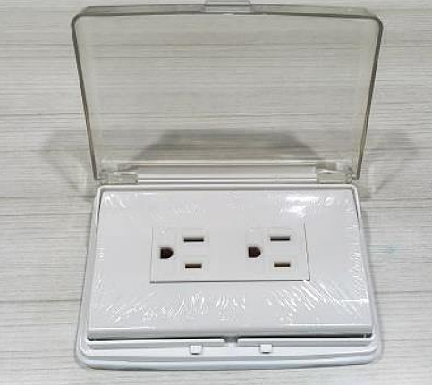 超麻蓮蓬頭!網友怕爆金曲連發 「這2招」保命必記 插座安裝防水盒,可避免濕氣浸入插座,導致電線短路(圖/台北市地政局提供)