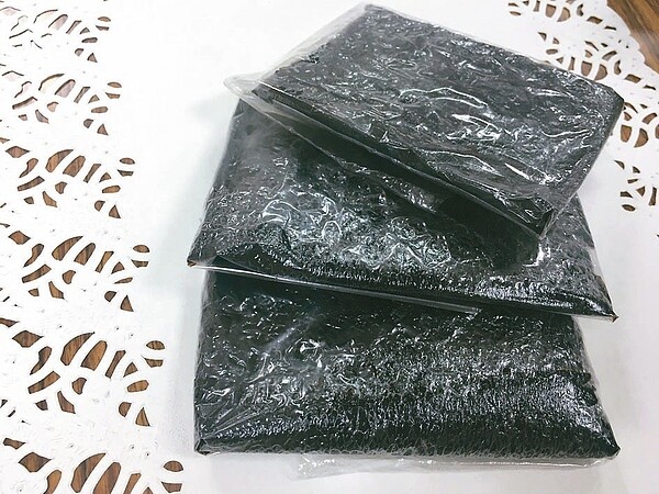 南投年已7旬的林婦車禍,家人購買龜鹿二仙膠(圖)幫她補身,盼助骨骼復原;一開始有成效,但近期出現心律不整,診療檢出血清中鉀離子飆高,緊急洗腎才救回一命。 圖/南投醫院提供