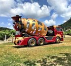 超級老爸砸200萬元改造混凝土車變身「巨型扭蛋車」