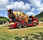 超級老爸砸200萬元改造混凝土車變身「巨型扭蛋車」