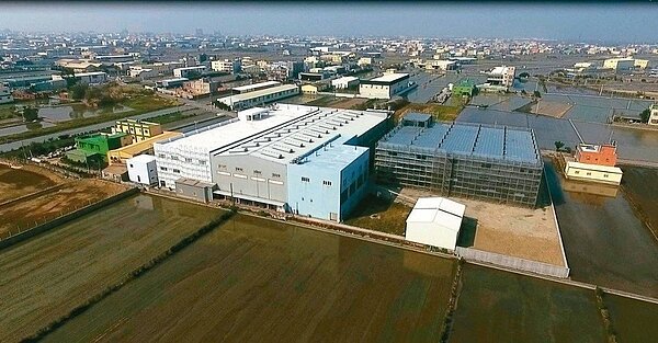 彰化頂番婆農地上新建違章工廠(圖╱ 地球公民基金會提供)