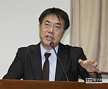 黃偉哲諷高思博有好爸爸　財力雄厚