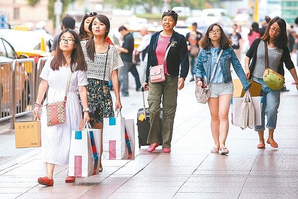 行政院主計總處上修今年經濟成長至2.60%，較前次（2月）預測增加0.18個百分點。 報系資料照
