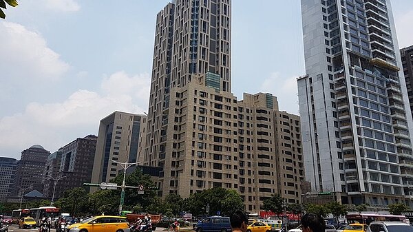 中央銀行昨(25)日公布,4月底國內全體銀行的房貸餘額、建築貸款餘額分別增至6.718兆元與1.75兆元,雙雙締造歷史新高紀錄。 報系資料照