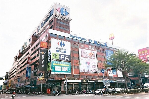 新竹縣竹北市家樂福商圈,擁有交通便捷、生活機能佳等優點。 信義/提供