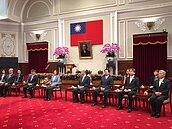 蔡總統宣布：捐百萬美元　助世衛抗病