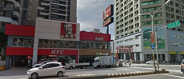 台中北區肯德基五權餐廳店面今年2月，以總價3.3億成交，換算單坪價178萬，創下區域新高。圖/GoogleMap