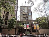 3年3拍再流標　驚世夫妻豪宅降至1.35億