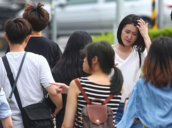 據衛福部統計,昨天(29日)因熱傷害就診人次共43人次,再創下五月單日最高紀錄。 報系資料照/記者王騰毅攝影