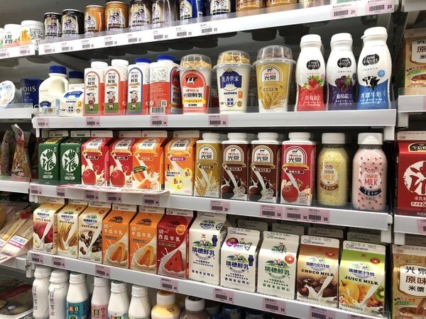 光泉鮮奶與乳香世家系列總共近20個鮮奶品項將於6月起於各通路陸續漲價，漲幅預估約5%至6%。記者黃筱晴／攝影 