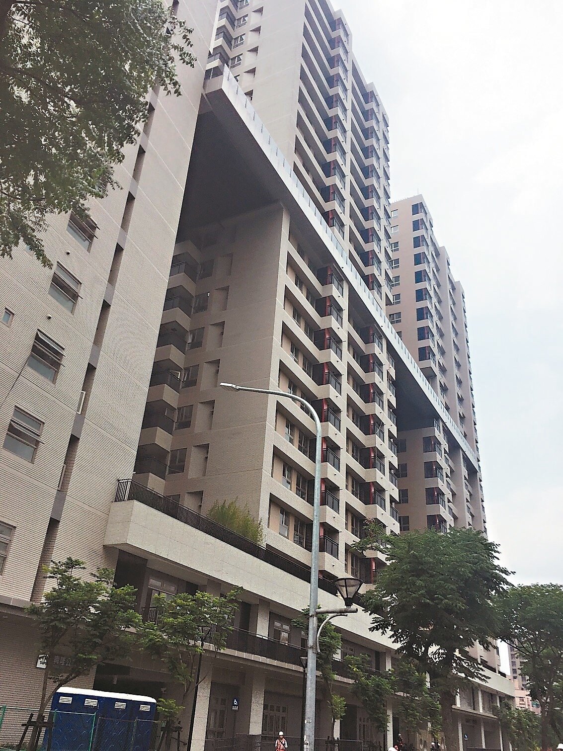 興隆公宅2區即將完工,總計510戶,預計7月開放申請、11月入住。 記者張世杰/攝影