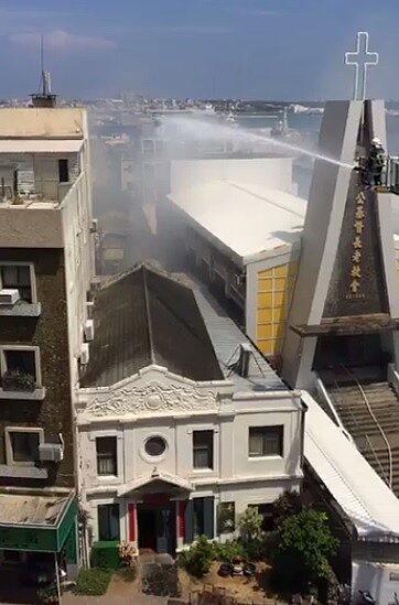 馬公市順成餐廳今天中午突傳火警。圖/網友洪銘偉提供