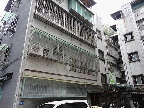 位於北市文山區興隆路二段某公寓3樓,委託台灣金服標售,底價583萬。圖/台灣金服提供