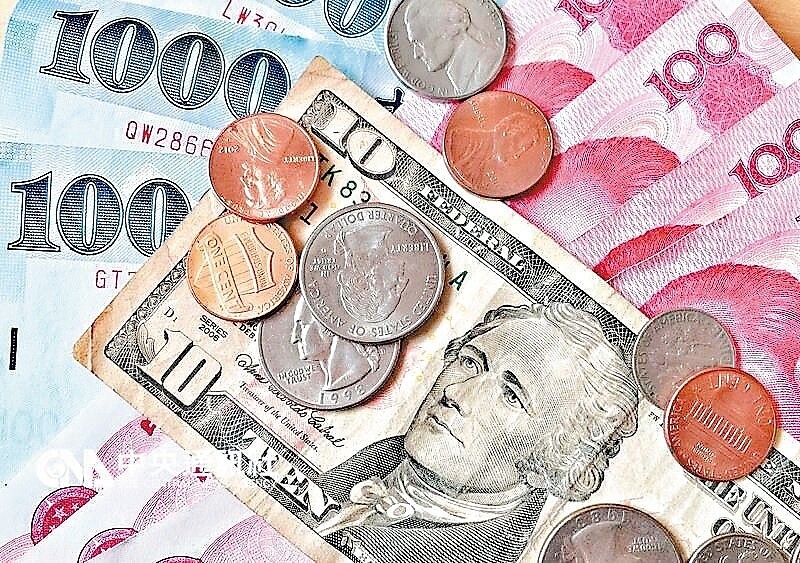 為滿足民眾的資產配置需求,近期銀行競推的外幣定存專案,除美元外,還有人民幣可供選擇。圖/聯合報系資料照片