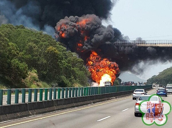 國三 油罐車 (記者翻攝)