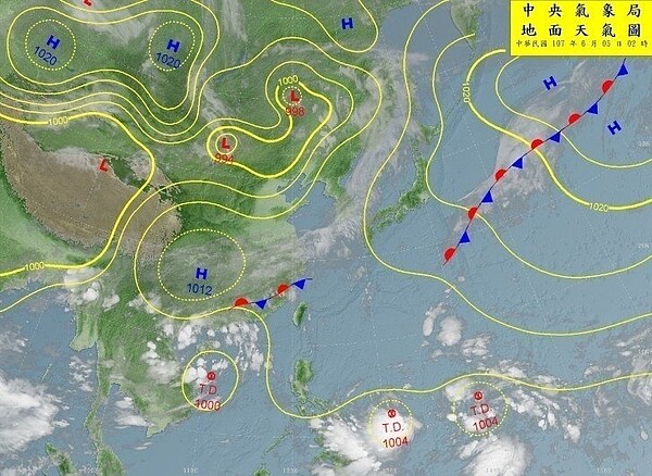 彭啟明說，目前靠近海南島的熱帶性低氣壓，雖然周六就被日本氣象廳預警可能有成為颱風機會，但到現在為止，仍緩慢持續的北上，強度也消消長長當中，目前來看，已經相當接近海南島，要發展成為颱風的機會也明顯降低，大概還是維持是一個低壓系統，但預期未來將會在這區域滯留一段時間，可能到周五後隨著整個大系統東移。圖／翻攝自氣象局網站