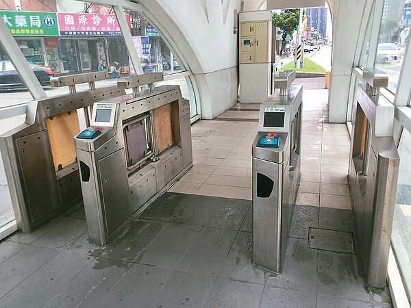 台中BRT閘門因未驗收,已確定來不及在台中花博活動中使用。 圖/聯合報系資料照片