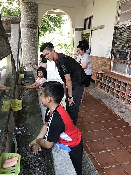 民眾預防腸病毒好方法就是勤洗手、注意個人衛生。圖/衛生局提供