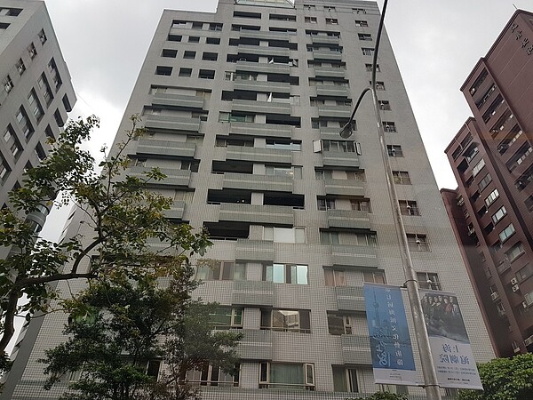 台北房價仍高,蛋黃區買房尤其不易。記者孫中英/攝影。