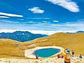 水僅剩6分滿　嘉明湖變成荷包蛋