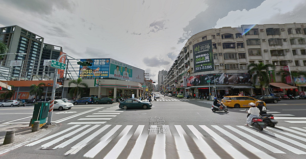 高雄楠梓家樂福商圈、惠民路一帶(圖/翻攝自google map)