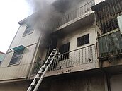 影／台中大里透天厝大火　70歲屋主命喪火場