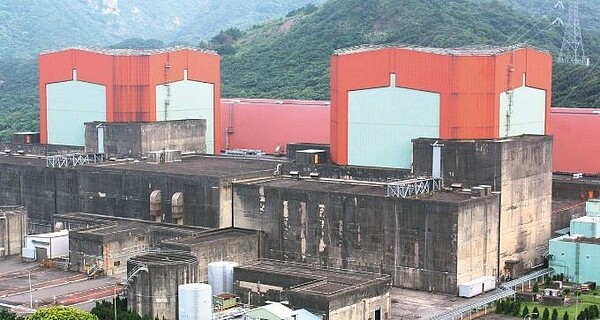 8日凌晨1時35分核二2號機已經進行併聯,預估6月中旬前即可滿載供電。 報系資料照