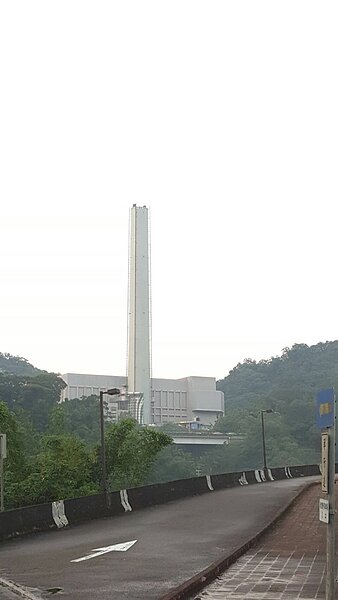 長頸鹿煙囪「微整型」後變成灰色外觀。圖/台北市環保局提供