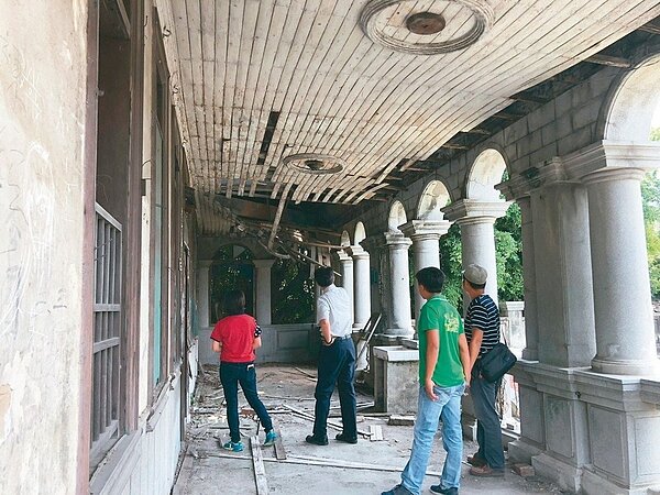 網路盛傳「台中鬼最多」,閒置多時的市定古蹟烏日聚奎居,常有人去探險。 圖/張雅旻提供