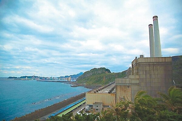 中興大學教授莊秉潔分析今年3月3日士林紅爆汙染來源,協和電廠竟是幫兇。圖/本報系資料照