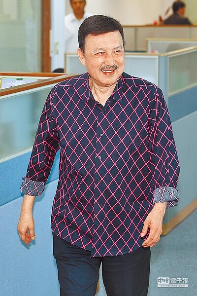 民進黨新北市黨部主委余天13日出席中常會。 (黃世麒攝)