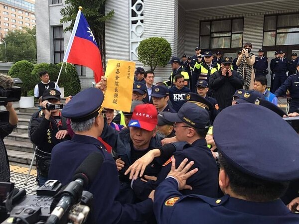 立法院臨時會今天將把握最後機會協商攸關軍人年改的「陸海空軍軍官士官服役條例」修正草案。 圖/聯合報系資料照片