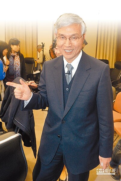 央行理監事會周四登場,一般認為總裁楊金龍上任未滿半年,會打安全牌,應該不會升息,豪宅管制是否鬆綁反倒成為焦點。(本報資料照片)