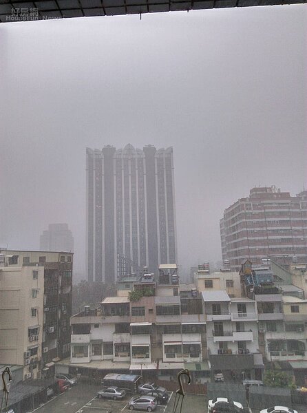 西南氣流發威 南部瞬間暴雨狂掃(取自氣象局)