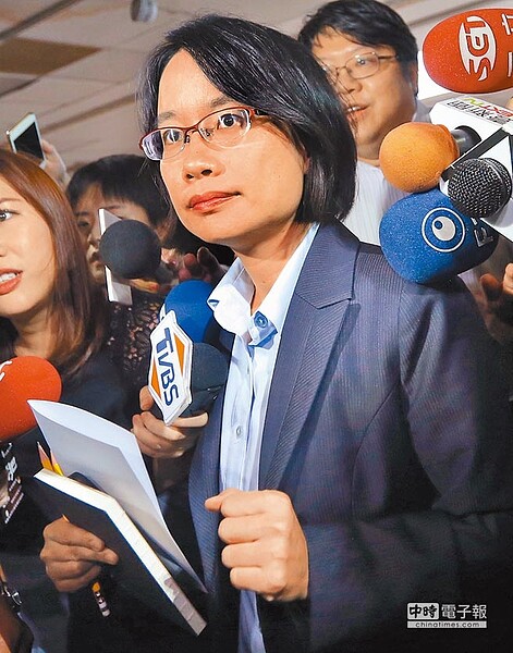 對於流會原因,總經理吳音寧不願發表評論,面對提問一律以「交由董事長發言」回應。(范揚光攝)