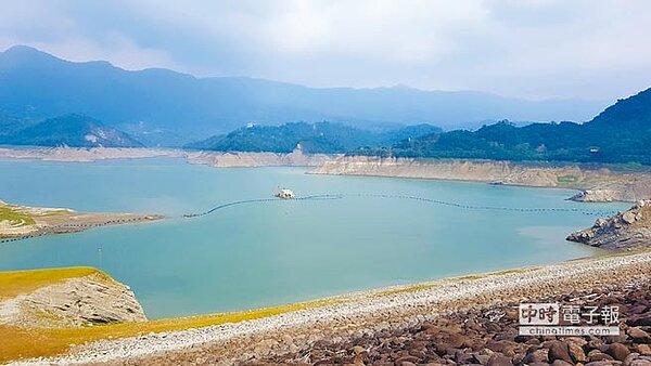 台南13日至19日連續降雨,為曾文、南化水庫帶來9000萬噸進水量,足以供應台南地區3個月用水量。圖為曾文水庫。(李其樺攝)