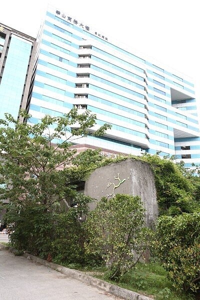 台北市華山公園高鐵鐵路地下化緊急出口,距民進黨中央黨部30公尺。記者蘇健忠/攝影