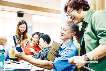 近年長照商機愈來愈受重視,日勝生跨足「樂齡宅」,開啟住宅市場以外的新藍海。圖/本報資料照片