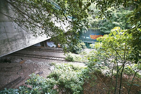 華山引道口為台北廿公里鐵路地下化隧道中,唯一能連接地面的動線。 記者蘇健忠/攝影