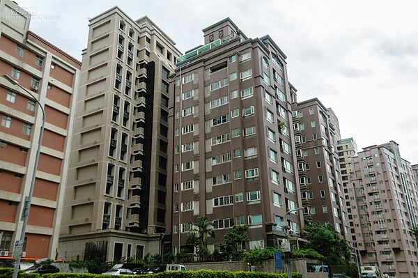 內湖區金湖路與星雲街房市情境。(好房網News記者張聖奕/攝影)