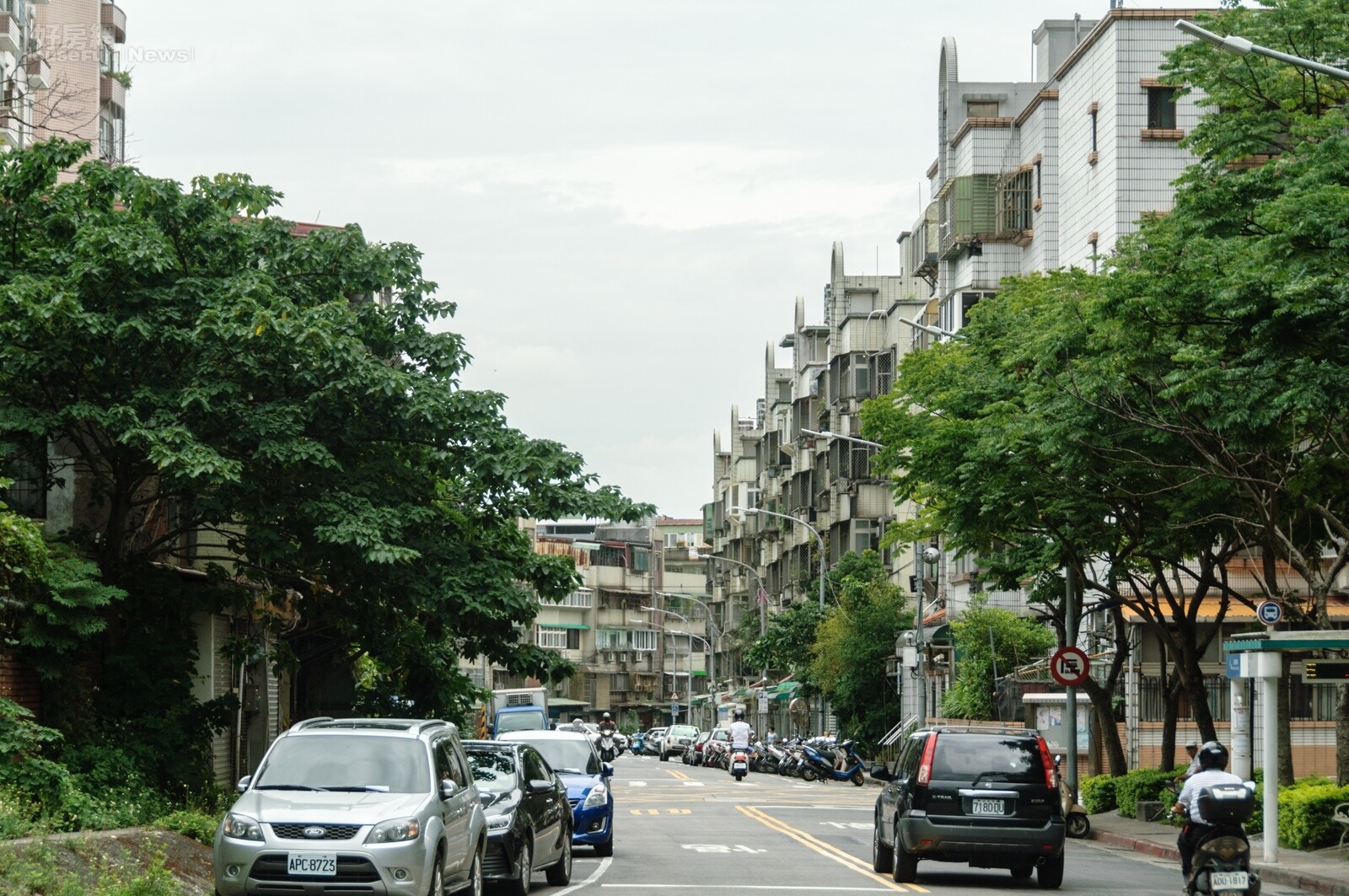 內湖區金湖路與星雲街房市情境。（好房網News記者張聖奕/攝影）