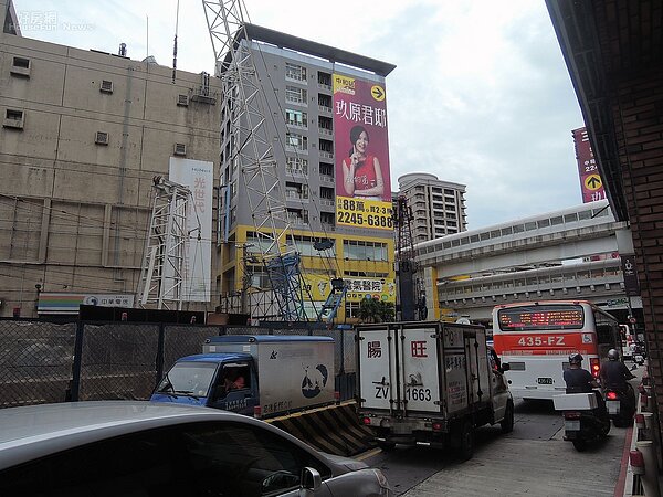 萬大線。(好房網News記者 陳韋帆/攝影)